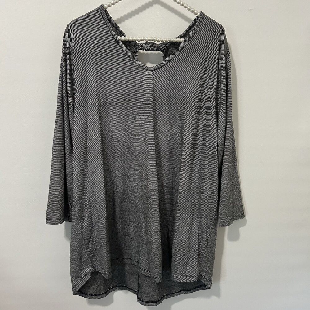 Lands’ End Gray & White Striped 1X  Knotted Keyhole Back Tee Capsule Coastal